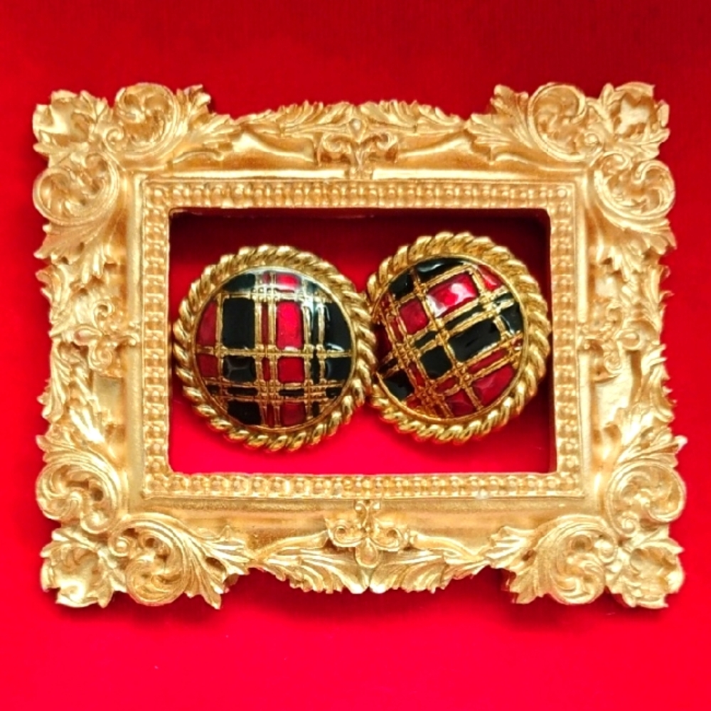 Butler & Wilson signed Clip On earrings Sophisticated Elegant Plaid Earrings